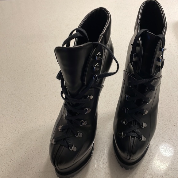 Authentic Alaia Hiking Boots (Leather) - Picture 4 of 13